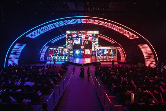 一次果断的 一次果断的