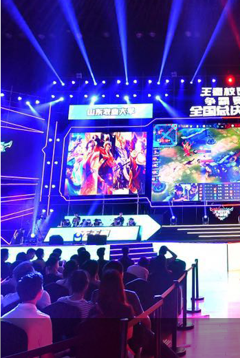 某豪门在两 某豪门在两